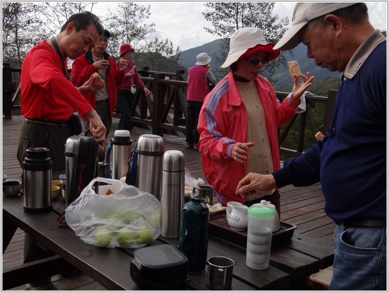 2012-02-06 16-08-49松林觀景台泡茶.JPG